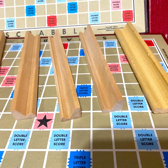 SCRABBLE VTG 1989 CROSSWORD PUZZLE GAME (2) GAME BOARDS & SETS OF TILES, 5 RACKS - Picture 4 of 16